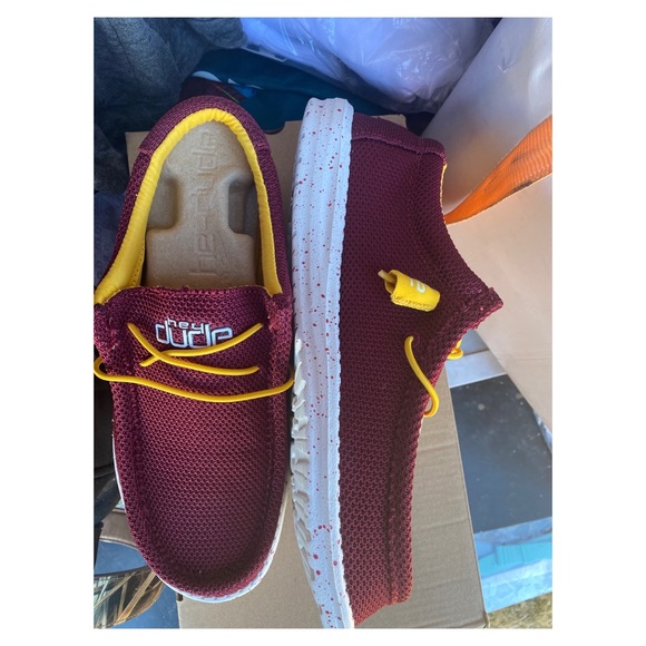 Womens Dude Wally Sox Maroon Shoe M7 